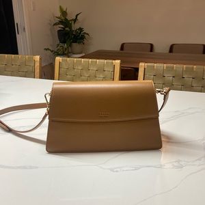 Freja New York Shoulder Bag in Caramel